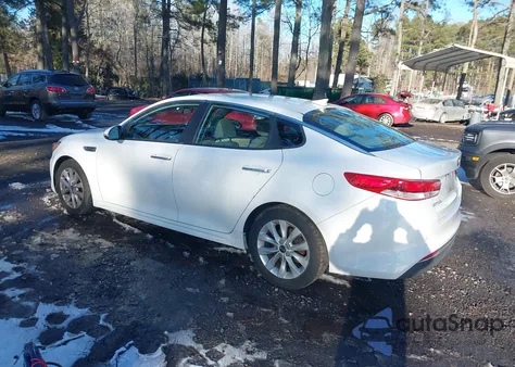 2018 Kia Optima Lx z USA, uszkodzony, nr VIN 5XXGT4L38JG257863